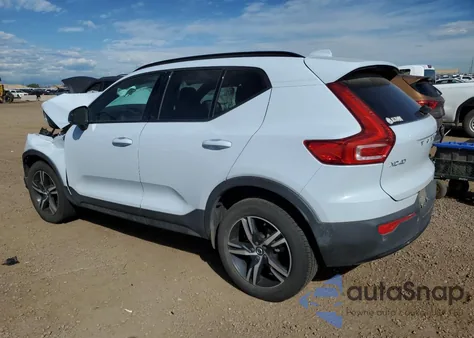 2024 Volvo Xc40 Core z USA, uszkodzony, nr VIN YV4L12UK1R2206170